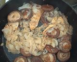 Foto del paso 5 de la receta: Pollo Encebollado con Shiitake al limón