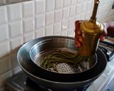 A picture of step 4 of Nutritious palak bajra noodles.