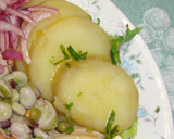 Foto del paso 2 de la receta: FILETES DE LOCOS CON ADEREZO DE ALCAPARRAS Y PEPINILLOS. JON STYLE