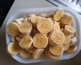 A picture of step 1 of Banana Smoothie.