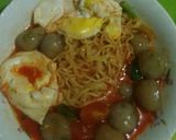 Foto langkah ke 4 dari resep Sblak mie hot. Cilok isi ayam lumer.