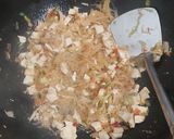 Foto langkah ke 3 dari resep Martabak isi bihun dan tahu pedas.