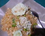 Foto langkah ke 3 dari resep Nasi goreng petai saos n swiran ayam.