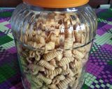Foto langkah ke 6 dari resep Kue Kewuk (Kue Asin Garpu).