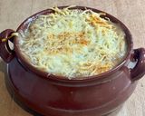 Une image de l'étape 4 de Soupe gratinée à l'oignon façon Hélène.