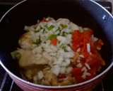 Foto del paso 3 de la receta: Arroz amarillo con estofado de pollo