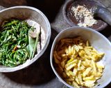 Foto langkah ke 1 dari resep Tumis kentang cabe hijau.