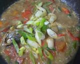 Foto langkah ke 7 dari resep Tumis Ikan Asin Peda.