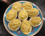 Foto del paso 4 de la receta: Huevos Rellenos de aguacate y atún