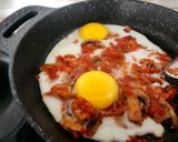 عکس مرحله 1 از دستور صبحانه پروتئینی(املت قارچ و تخم مرغ)