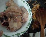 Foto langkah ke 4 dari resep Ayam Kemangi Bumbu Kuning.