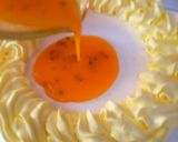 A picture of step 9 of Passion fruit jello.