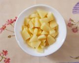 Foto del passaggio 2 della ricetta Pasta con patate e basilico fresco