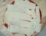 Foto del paso 2 de la receta: Pizza fácil en masa de tortillas