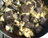 Foto del paso 7 de la receta: Revuelto de sangre encebollada