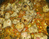 Foto del paso 5 de la receta: Arroz con costillas adobadas con chimichurri, habitas, papada y tocineta