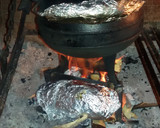 Foto del paso 6 de la receta: Osobuco estofado en olla de fundición con puré de papas al rescoldo