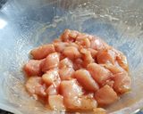 Une image de l'étape 1 de Beignet de poulet au caramel.