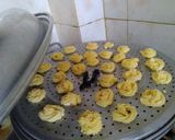Foto langkah ke 4 dari resep Semprit Susu Keju 3 Bahan | Tanpa Spuit Tanpa Oven.