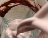 A picture of step 3 of Nutella shake.