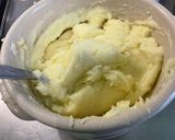 Une image de l'étape 7 de Purée de pommes de terre à l'ail et à la crème.