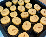 Foto del paso 3 de la receta: Galletas de rollitos de canela