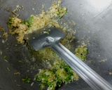 A picture of step 2 of Schezwan vegetable noodles.