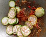 Foto langkah ke 3 dari resep Tumis Terong Hijau Teri (versi 2).