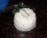 Foto del paso 2 de la receta: Carne salteada con mini budín de arroz y ensalada