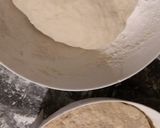 Foto del paso 3 de la receta: Pizza de harinas mixtas