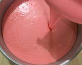 Foto langkah ke 6 dari resep Bolu Strawberry.
