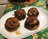 Une image de l'étape 13 de Champignons monstres farcis (oignon de roscoff,salicornes,sauce tomate maison,épices).