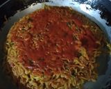 A picture of step 3 of Maggi pizza.