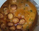 A picture of step 9 of Chicken keema kofta curry.