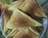 Hình bước làm 6 của món Bánh hotdog tam giác