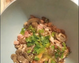 Foto del paso 2 de la receta: Tarta de pollo, bacon y setas 🍄