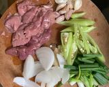 รูปขั้นตอนการทำที่ 1 ของ ตับไก่ผัดพริกอ่อน