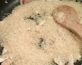 Foto del paso 3 de la receta: Arroz con pollo y champiñones
