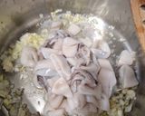 Foto del paso 3 de la receta: Guiso de calamares con patatas