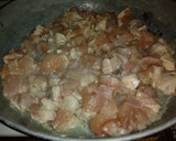 Foto del paso 1 de la receta: Arroz con azafrán y pollo
