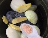 Hình bước làm 2 của món Gà ác chưng yến