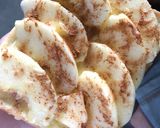 Foto langkah ke 5 dari resep Apple Cinnamon Bread.