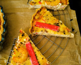 Foto del paso 11 de la receta: Quiche marinera con surimi, langostinos y atún
