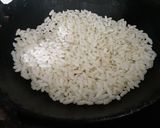 A picture of step 1 of Puffed rice chikki.