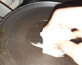 A picture of step 2 of Tomato dosa.