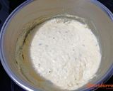 Foto del paso 1 de la receta: Tosta sobre pan de pita de salmón, crema de huevo y queso gorgonzola con cobertura de pistachos