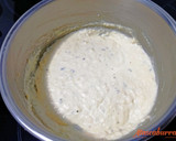Foto del paso 1 de la receta: Tosta sobre pan de pita de salmón, crema de huevo y queso gorgonzola con cobertura de pistachos