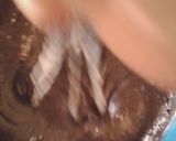 Foto langkah ke 3 dari resep Fudgy Brownies Chocochips.