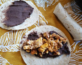 Foto del paso 2 de la receta: Taquitos de huevo con chorizo para llevar