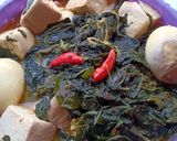 Foto langkah ke 5 dari resep Gulai telur tahu daun singkong.